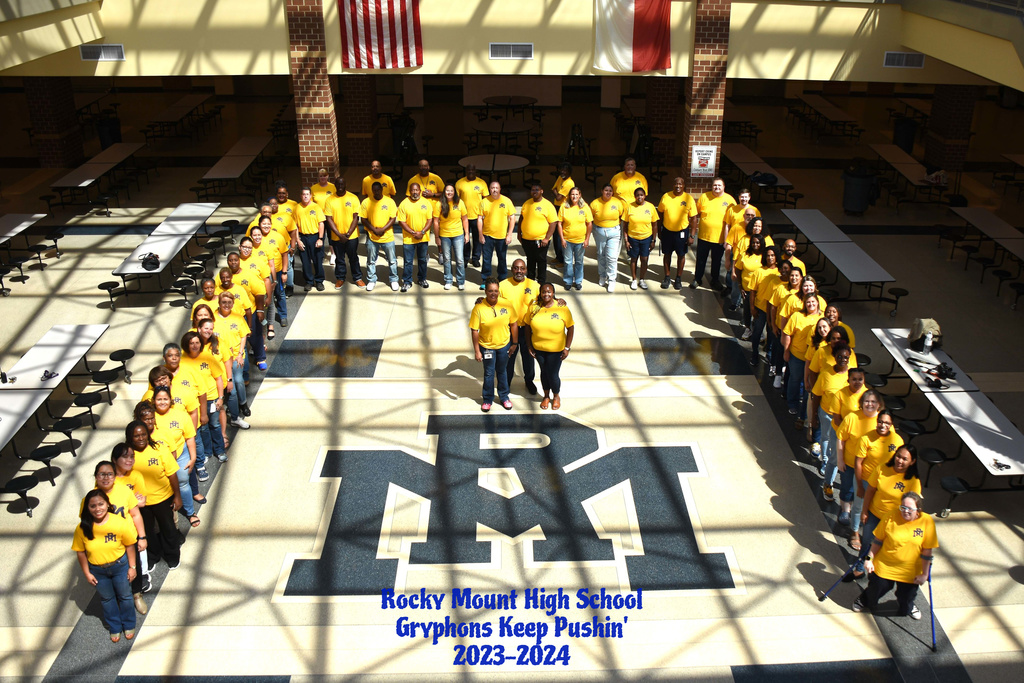 2023-2024 Gryphon Faculty & Staff Picture